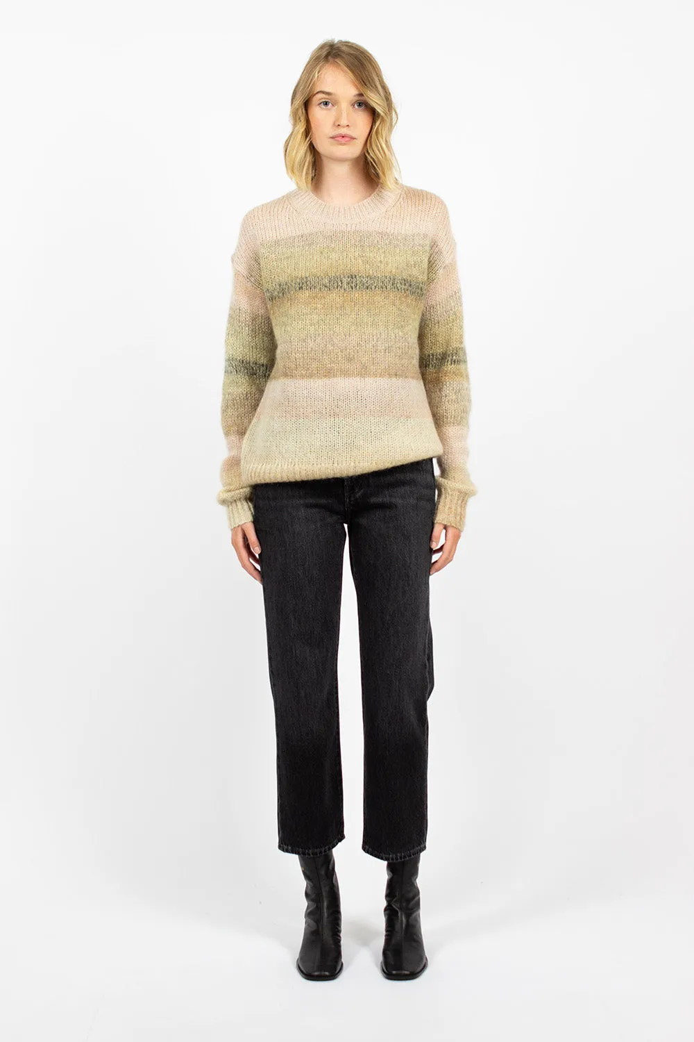 Gradient Crew Neck Knit